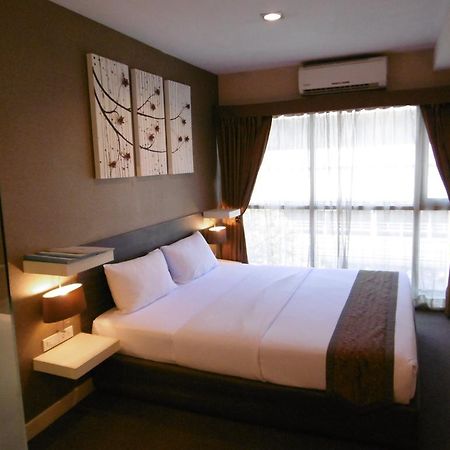 The Green Bells Bangkok Exterior photo