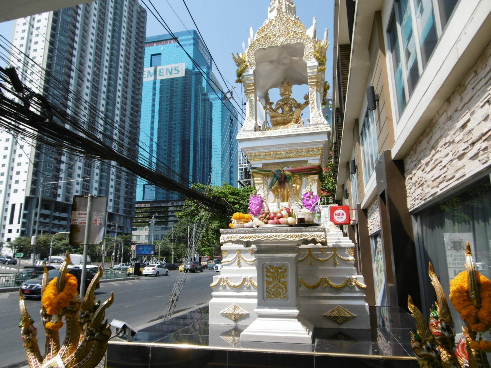 The Green Bells Bangkok Exterior photo